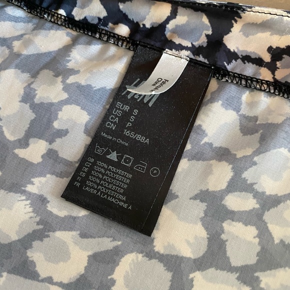 H&M Animal Print Satin Short Kimono Robe Small - Picture 6 of 6